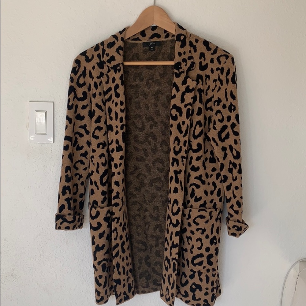 Sweater blazer leopard print.